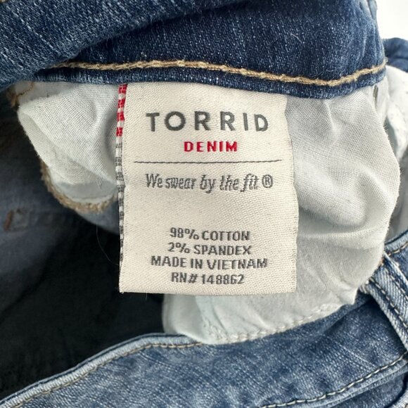 Torrid Boyfriend Distressed Women's size 16 Medium Wash Blue Denim Jeans - Picture 4 of 5